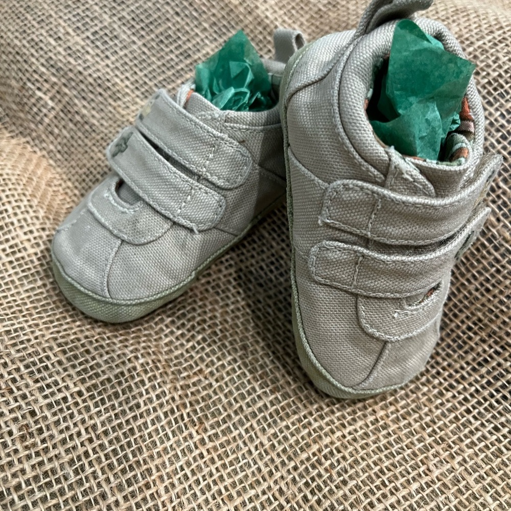 Size 2 Baby cloth shoes. Double Velcro straps. Tan/gray/embroidery